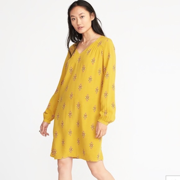 Old Navy Dresses & Skirts - NWOT Smocked-Yoke V-Neck Shift Dress